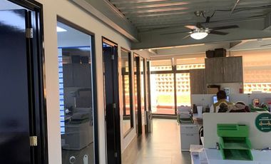 Edificio en Venta, Ave. Lomas Verdes, para oficinas y/o consultorios Cod.EDV26