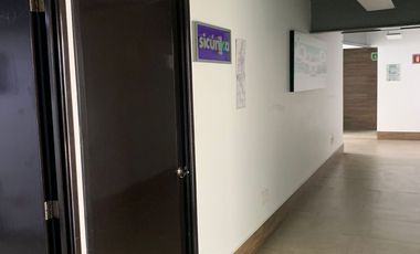 Edificio en Venta, Ave. Lomas Verdes, para oficinas y/o consultorios Cod.EDV26