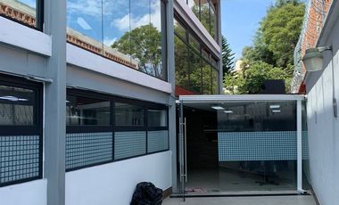 Edificio en Venta, Ave. Lomas Verdes, para oficinas y/o consultorios Cod.EDV26