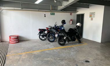 Edificio en Venta, Ave. Lomas Verdes, para oficinas y/o consultorios Cod.EDV26