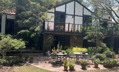 Vendo casa en las arboledas estilo ingles tudor