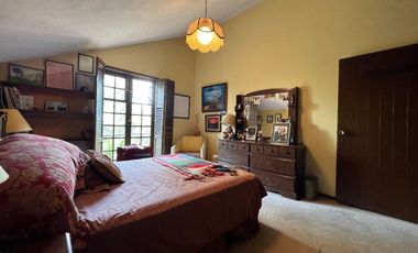 Vendo casa en las arboledas estilo ingles tudor