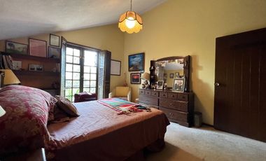 Vendo casa en las arboledas estilo ingles tudor