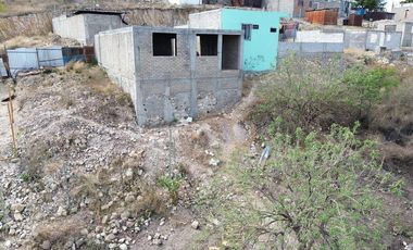 Se vende casa a diez minutos de Plaza del valle