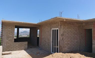 Se vende casa a diez minutos de Plaza del valle