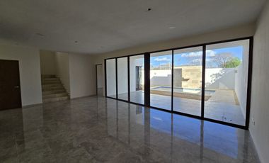 Casa en privada al norte de Mérida 4 habitaciones + Cuarto de Servicio