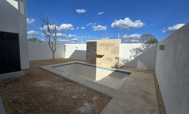 Casa en privada al norte de Mérida 4 habitaciones + Cuarto de Servicio