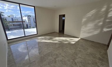 Casa en privada al norte de Mérida 4 habitaciones + Cuarto de Servicio