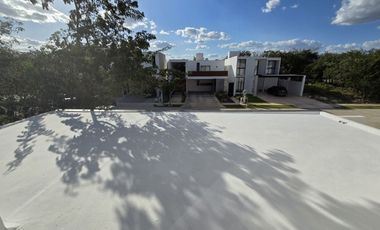 Casa en privada al norte de Mérida 4 habitaciones + Cuarto de Servicio