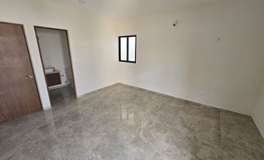 Casa en privada al norte de Mérida 4 habitaciones + Cuarto de Servicio