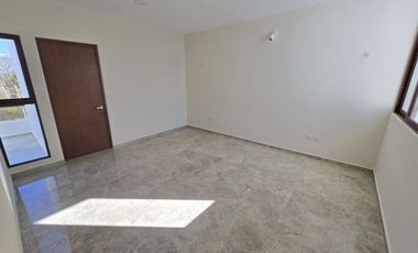Casa en privada al norte de Mérida 4 habitaciones + Cuarto de Servicio