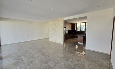 Casa en privada al norte de Mérida 4 habitaciones + Cuarto de Servicio