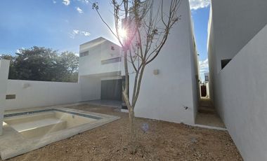 Casa en privada al norte de Mérida 4 habitaciones + Cuarto de Servicio