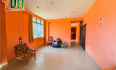 00620 - VENTA HOSPEDAJE YARINACOCHA - OPORTUNIDAD DE INVERSION