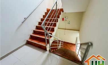 00620 - VENTA HOSPEDAJE YARINACOCHA - OPORTUNIDAD DE INVERSION