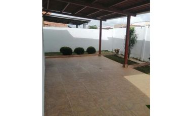 SE ALQUILA CASA EN LA CHORRERA