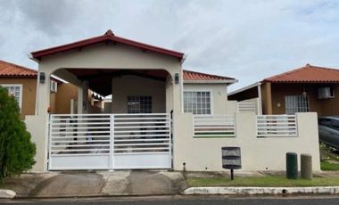 SE ALQUILA CASA EN LA CHORRERA