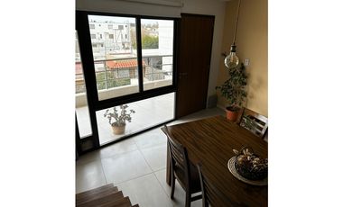 VENDE DUPLEX DE CATEFGORIA EN GODOY CRUZ