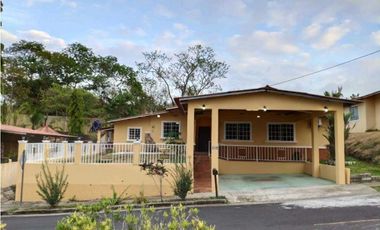 VENDO CASA EN ARRAIJAN JUAN DEMOTENES PH LAS VILLA LA PALMERA 4R