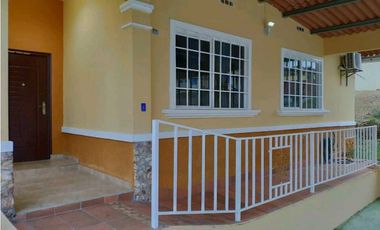 VENDO CASA EN ARRAIJAN JUAN DEMOTENES PH LAS VILLA LA PALMERA 4R