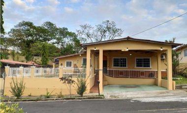 VENDO CASA EN ARRAIJAN JUAN DEMOTENES PH LAS VILLA LA PALMERA 4R