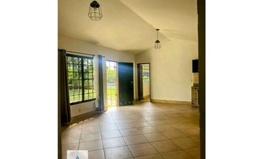 Alquilo amplia residencia en Los Algarrobos, Dolega.