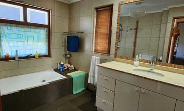 Venta Casa en Parcela de 8.000 m2 en Olmué