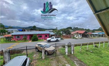 VENDO CASA DE SEGUNDA CON TERRENO VOLCAN