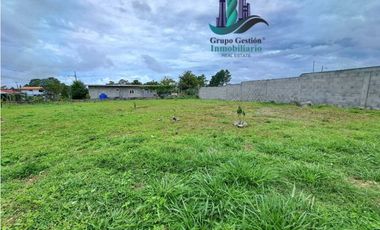 VENDO CASA DE SEGUNDA CON TERRENO VOLCAN