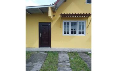 VENDO CASA DE SEGUNDA CON TERRENO VOLCAN