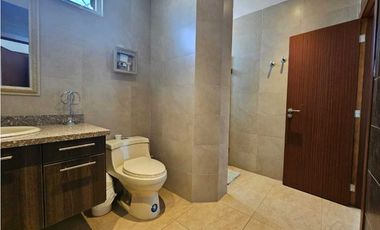 Vendo casa con Local Comercial Norte de Manta