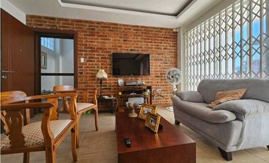 Vendo casa con Local Comercial Norte de Manta