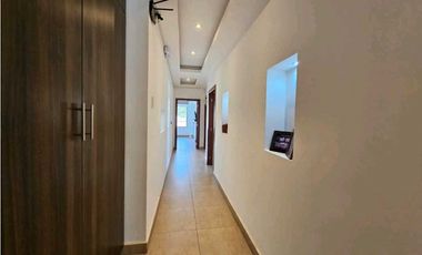 Vendo casa con Local Comercial Norte de Manta