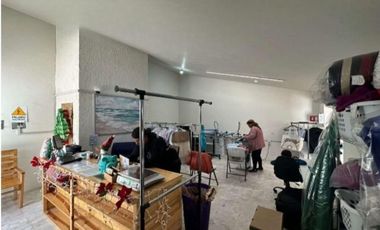 3  locales comerciales en planta baja con departamento en planta alta