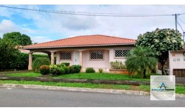 Alquilo casa amoblada en Aqualina, David. Cerca de todo!