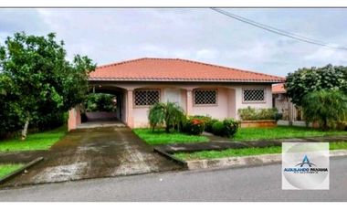 Alquilo casa amoblada en Aqualina, David. Cerca de todo!