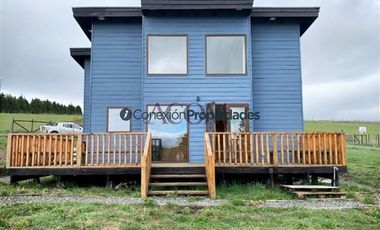 Casa en Venta en CASA MODERNA EN PARCELA CON ENTORNO PRIVILEGIADO / CONDOMINIO PUERTO VARAS