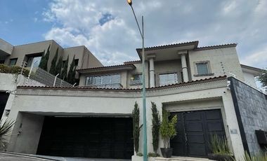 Casa en Bosques de las Lomas a la Renta