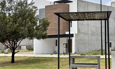 CASA PL EN PRIVADA CENNET GRAND
