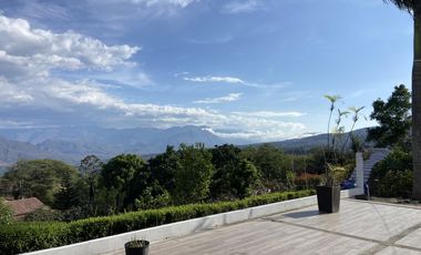 HERMOSA QUINTA EN VENTA EN YUNGILLA