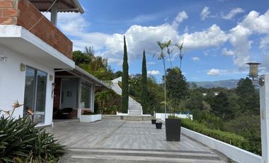 HERMOSA QUINTA EN VENTA EN YUNGILLA