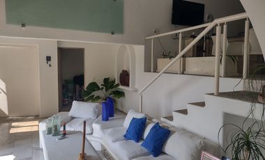 Preciosa Villa/Departamento en PB amueblado!