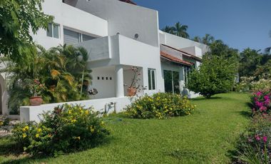 Preciosa Villa/Departamento en PB amueblado!