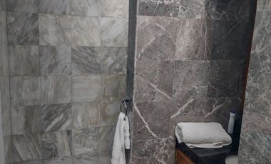 Preciosa Villa/Departamento en PB amueblado!