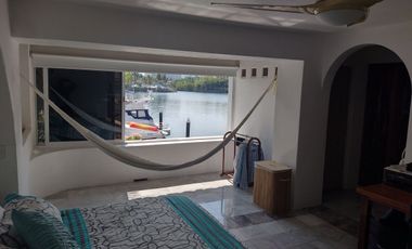 Preciosa Villa/Departamento en PB amueblado!