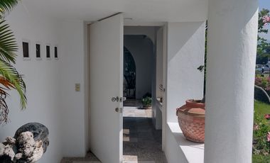 Preciosa Villa/Departamento en PB amueblado!