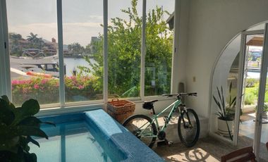 Preciosa Villa/Departamento en PB amueblado!