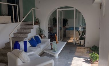 Preciosa Villa/Departamento en PB amueblado!