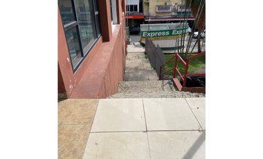 Venta de Local en Zona Super Comercial, Segura  y Turística 64 Mts2