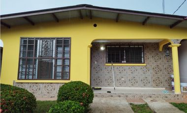 ARRAIJAN / PARQUES DEL OESTE / 240 M2 / 3 HABITACIONES / CERCADA